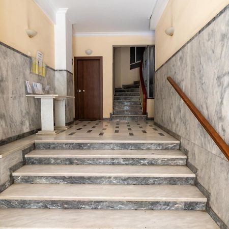 Entire Apt, 2 Bdrm, City Center Atina Dış mekan fotoğraf