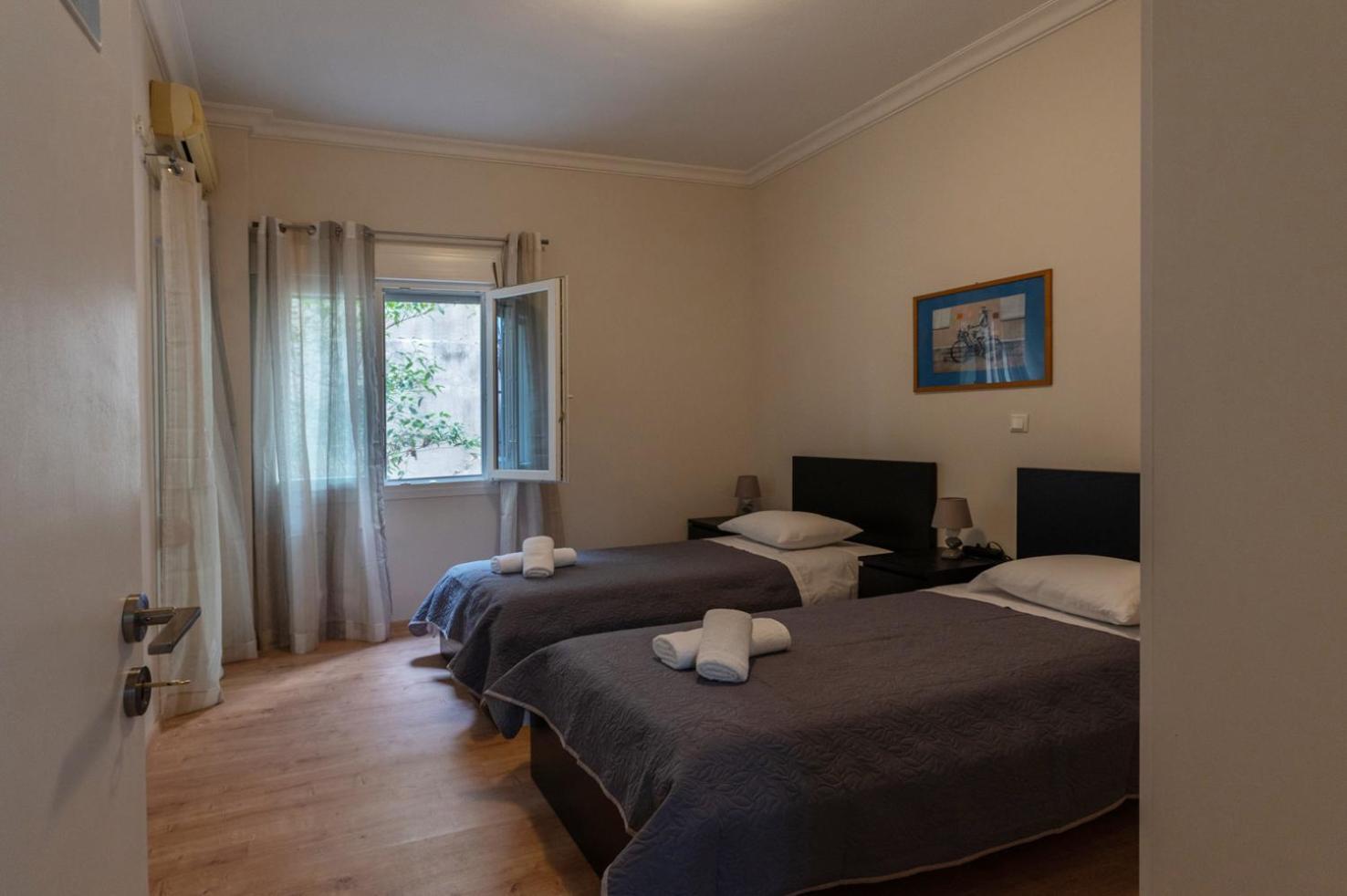 Entire Apt, 2 Bdrm, City Center Atina Dış mekan fotoğraf