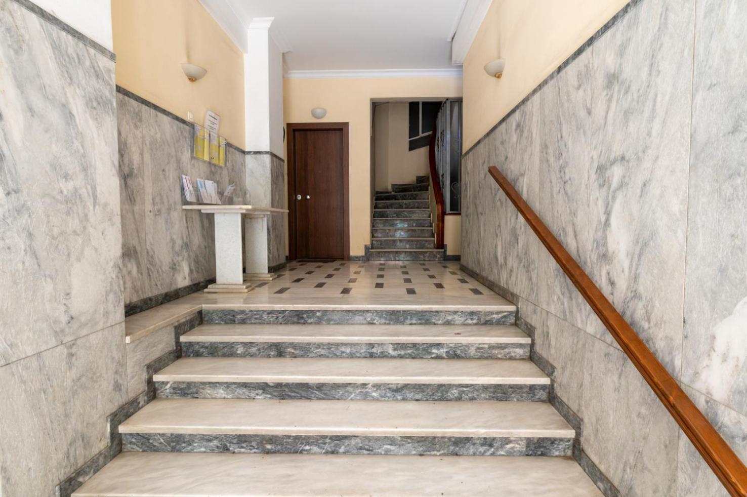 Entire Apt, 2 Bdrm, City Center Atina Dış mekan fotoğraf