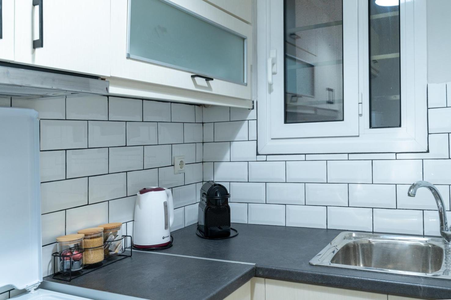 Entire Apt, 2 Bdrm, City Center Atina Dış mekan fotoğraf